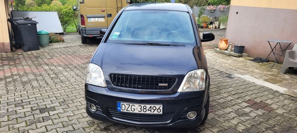 Czarny opel meriva sport 1.8 125km burgundowe skóry