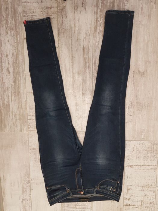 Spodnie jeans damskie