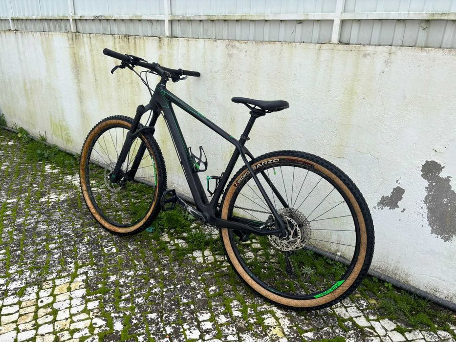 Bicicleta de Montanha Cube de Carbono 11 velocidades