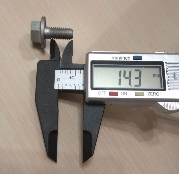 Болт винт М8 левая резьба для дисковой пилы торцовки