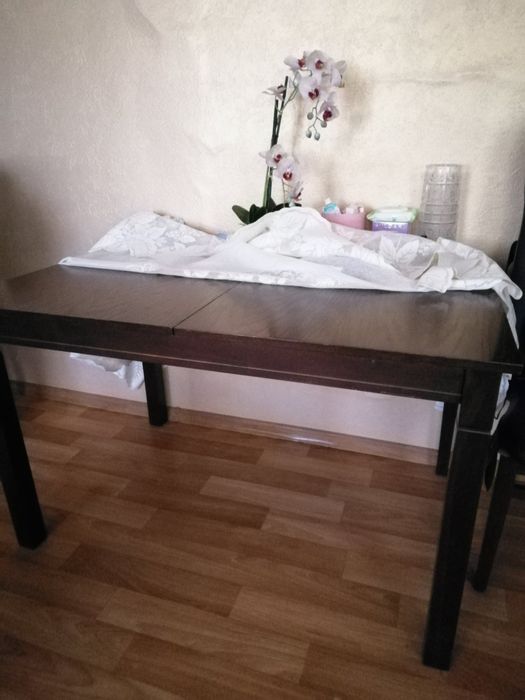 Стол для гостиной