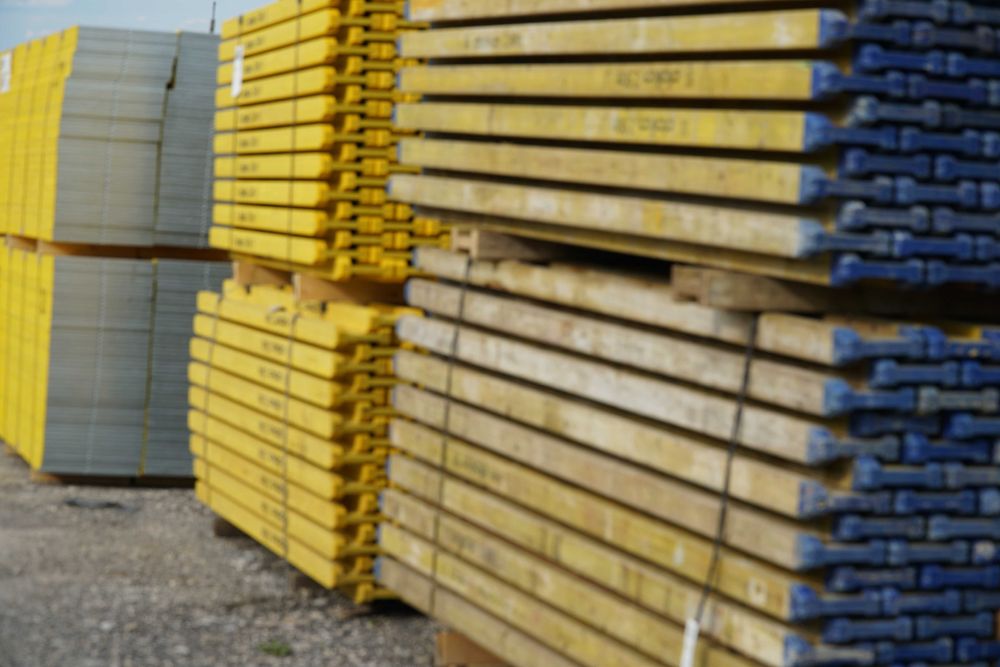 Stemple budowlane Podpory stropowe Szalunek stropowy Dźwigar Dźwigar