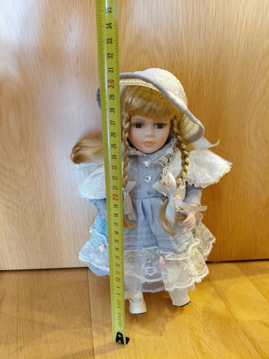 Boneca de porcelana