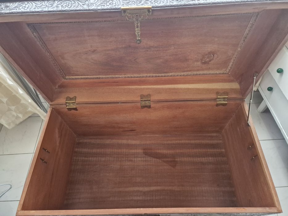 Vendo uma arca  em perfeita condições, negociável