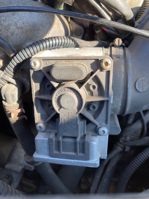 Volvo V70 2 II 00-08 PRZEPUSTNICA 2.0 OE 8644345