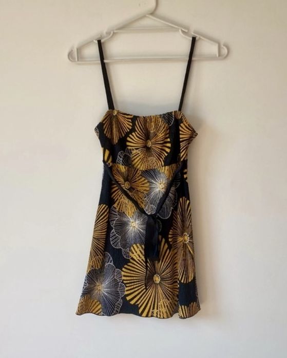Bluzka w kwiaty na ramiączkach spaghetti straps S