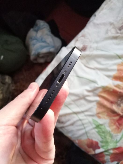 Продам Iphone 12 на 64