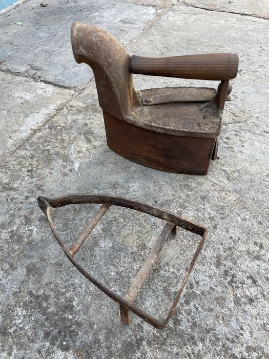 Ferro de brasas antigo