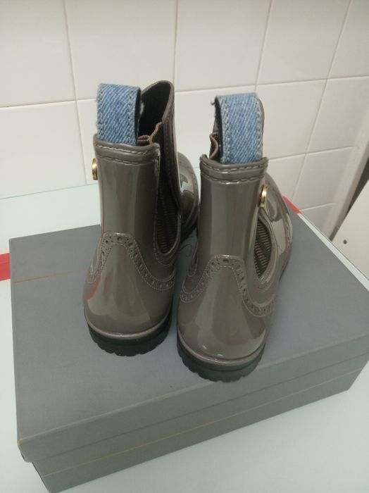 Botim de borracha, Trussardi, cor cinza