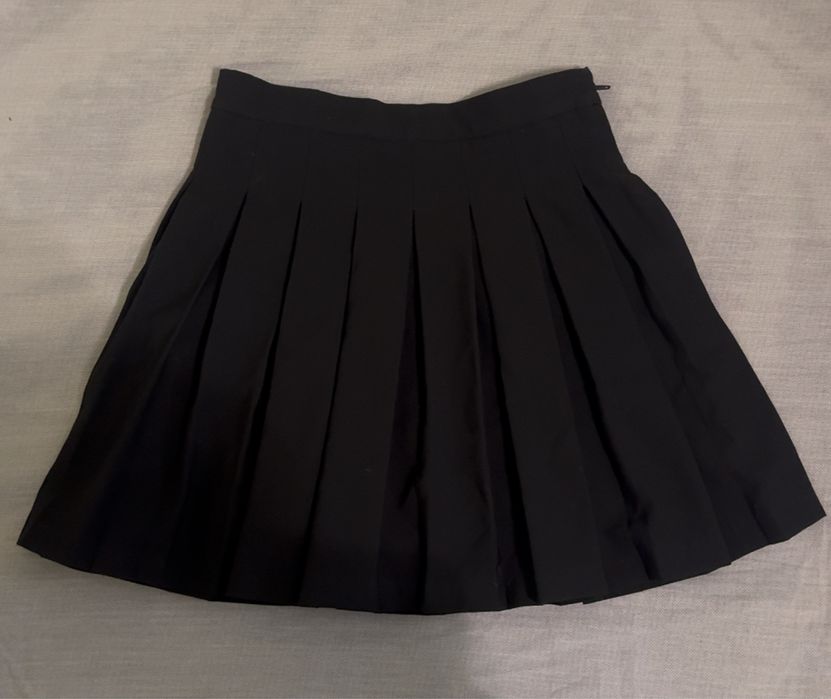 черная тенисная юбка