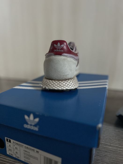 Кроссовки «adidas»