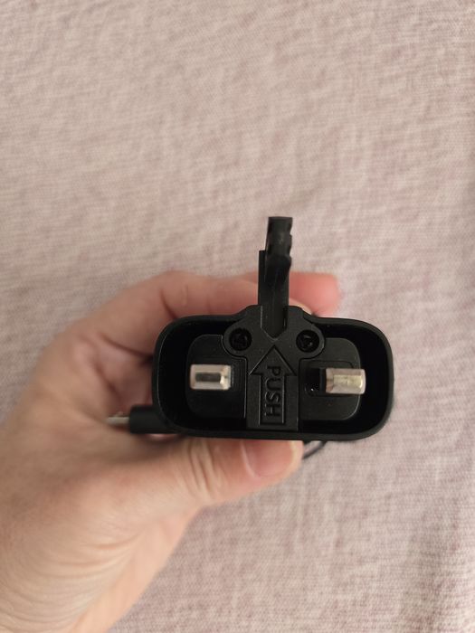 New USB-C Charger with UK Plug for Sale447347054567106562