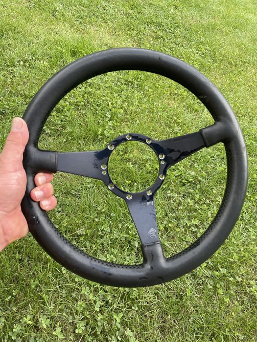 Sportowa kierownica skórzana
