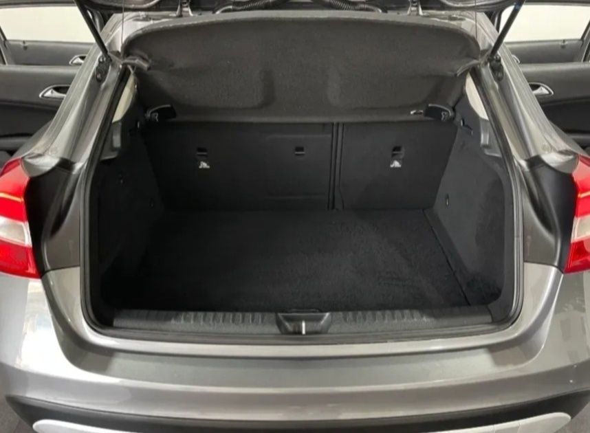 Mercedes Benz GLA 180 CDI Edition Style   2015 . 145 000km . DIESEL . SUV