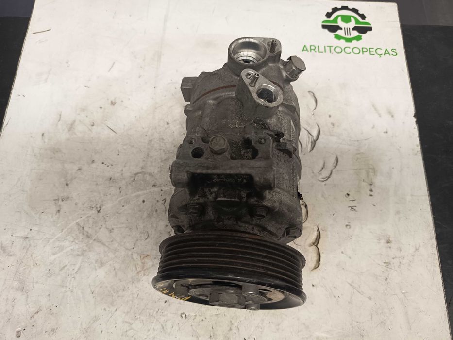 Compressor do ar condicionado Volkswagen Ref:  5Q0820803