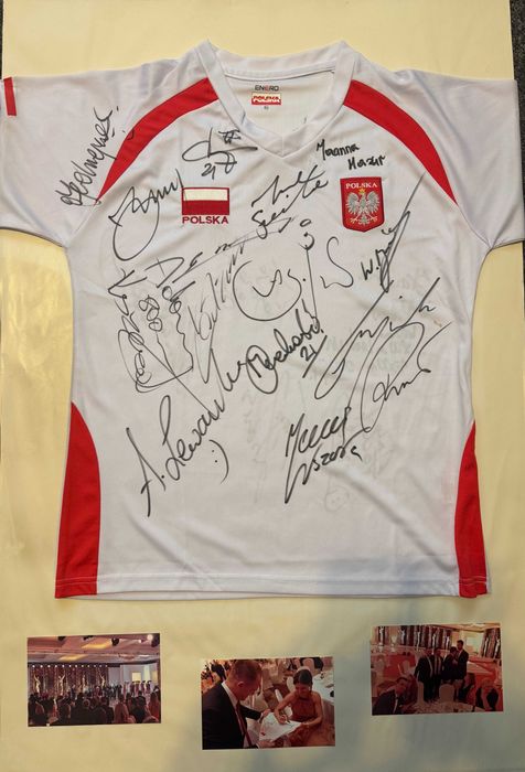 Koszulka z autografami sportowców z balu charytatywnego.