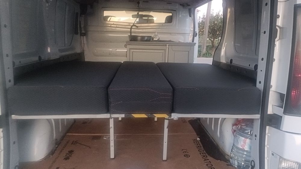 Opel Vivaro -  homolgada para especial dormitório