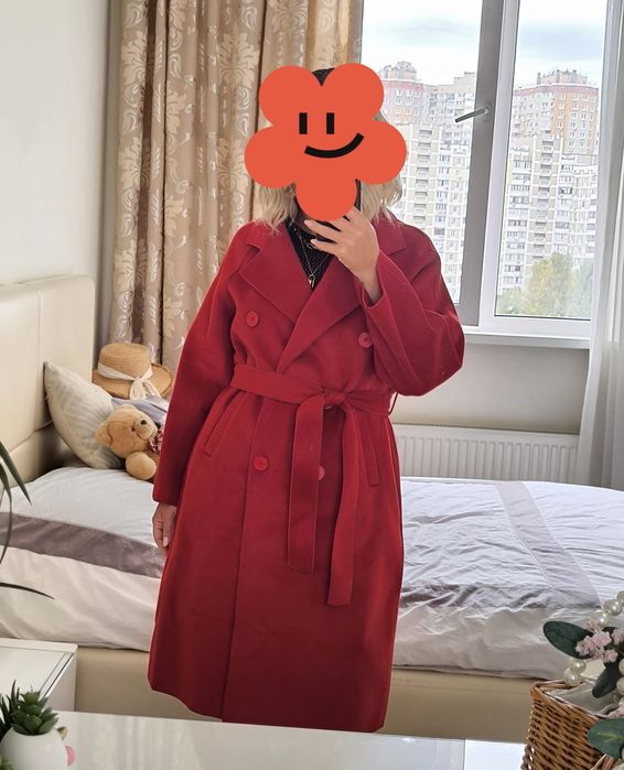Шикарне червоне жіноче пальто на весну