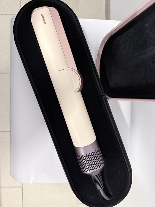 Dyson Airstrait HT01