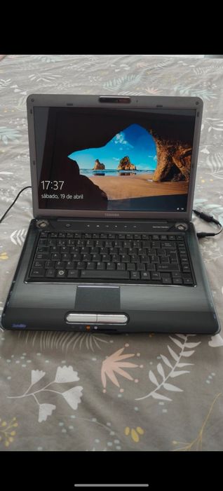 Portátil Toshiba Satellite A300 com SSD