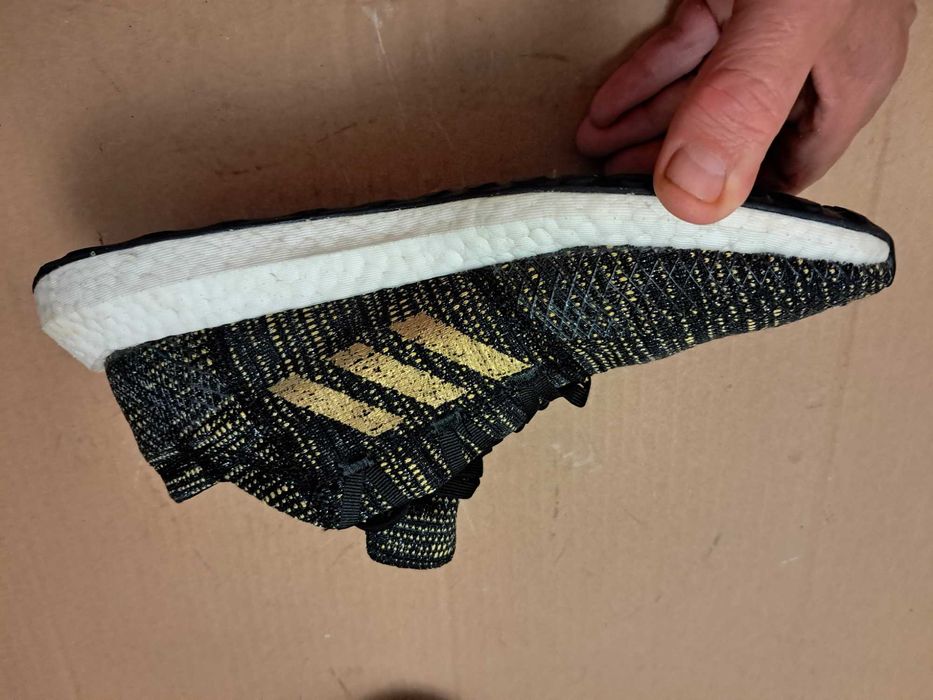 Кроссовки Adidas размер 42 стелька 27.см