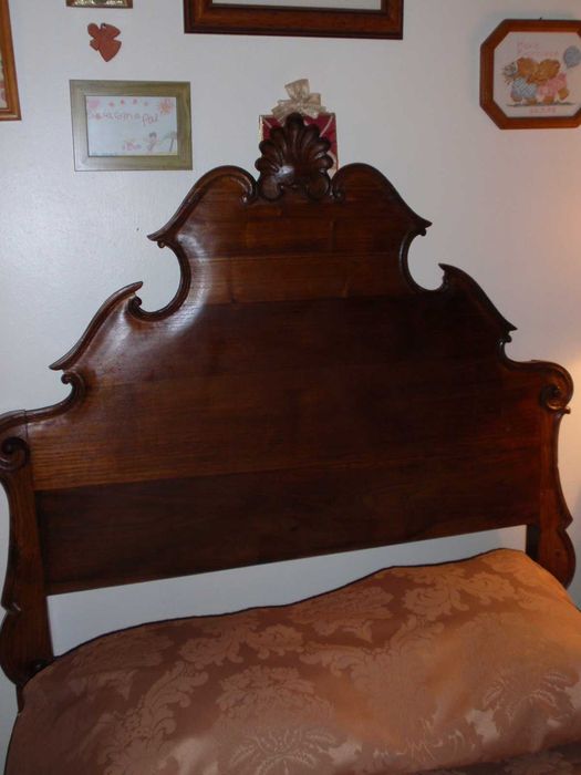 Cama conventual D. José I em madeira de Castanho (Preguiceiro)