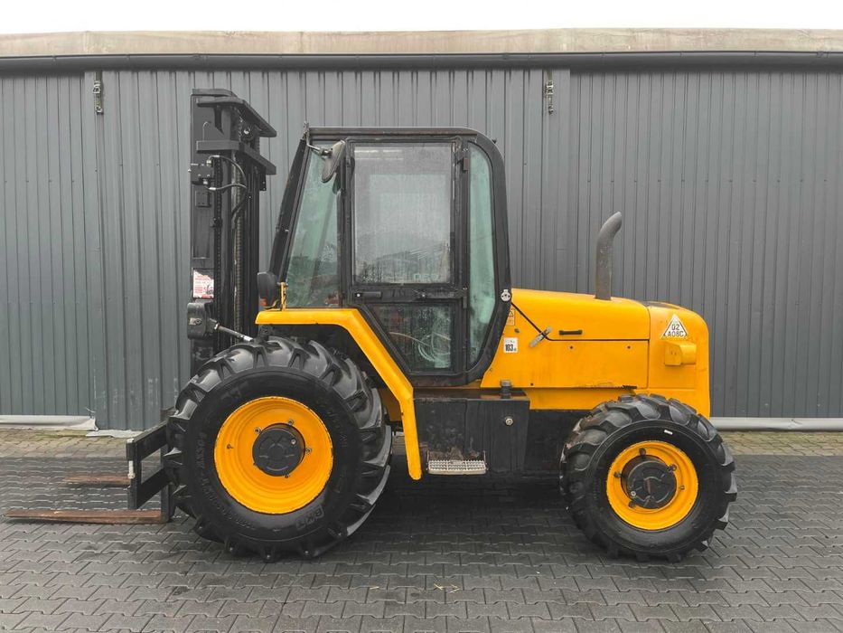 WYNAJEM wózek widłowy TERENOWY JCB 930-4 3 TONY 4X4