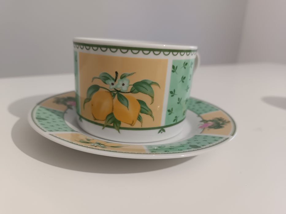 Serwis kawowo / herbaciany z porcelany Królewska linia