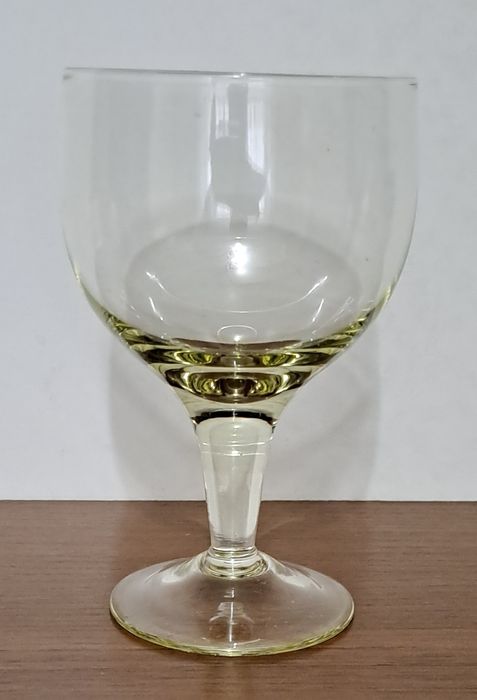 Бокалы для шампанского- вина