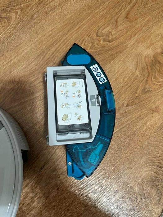 Робот-пилосос з вологим прибиранням Philips  XU3000/02 СТАН НОВОГО