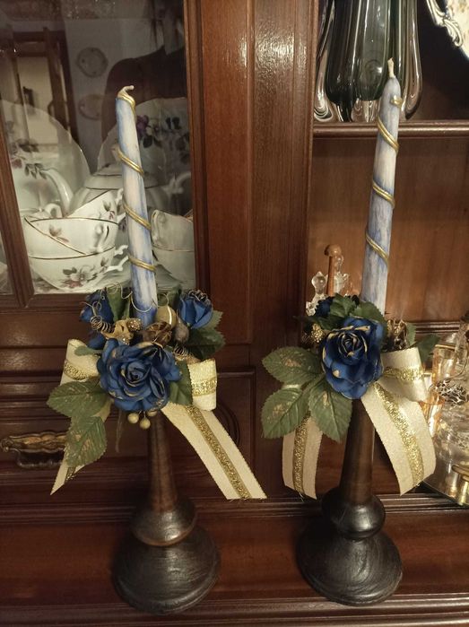 Castiçais e velas decorativas