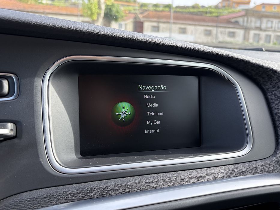 Volvo v40 D2 R Design