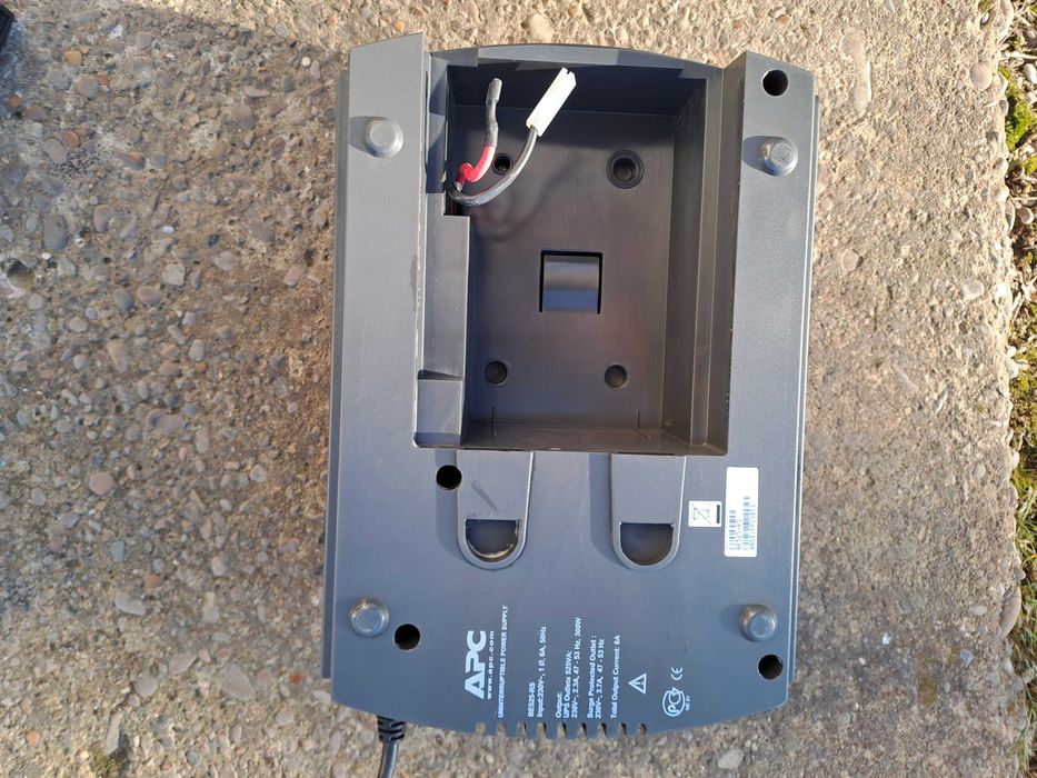 APC Back-UPS ES 525 Безперебійник ( 300W )