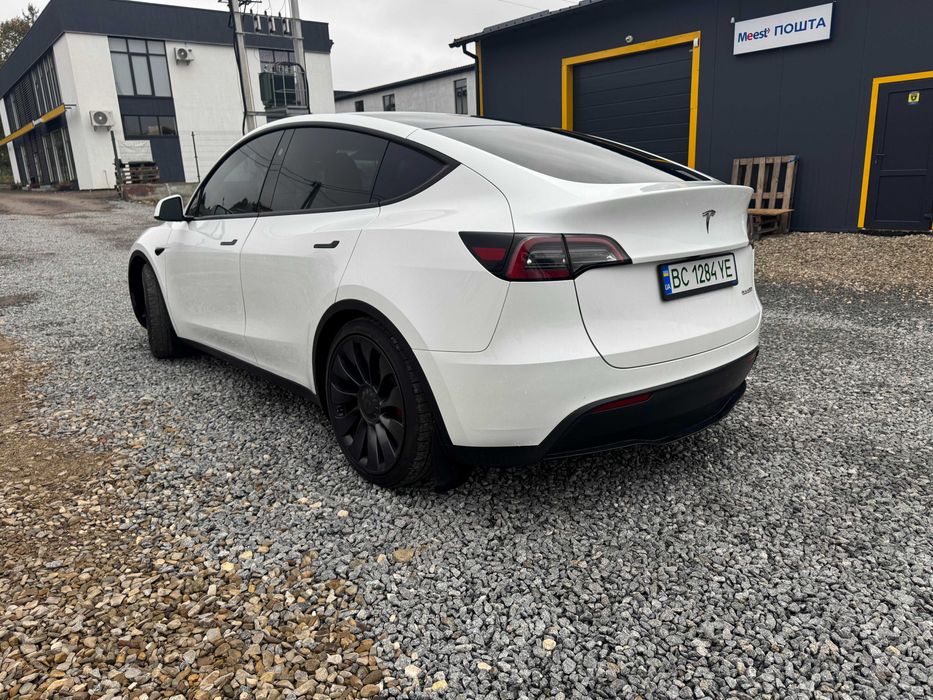 Tesla model Y Performance 2023
