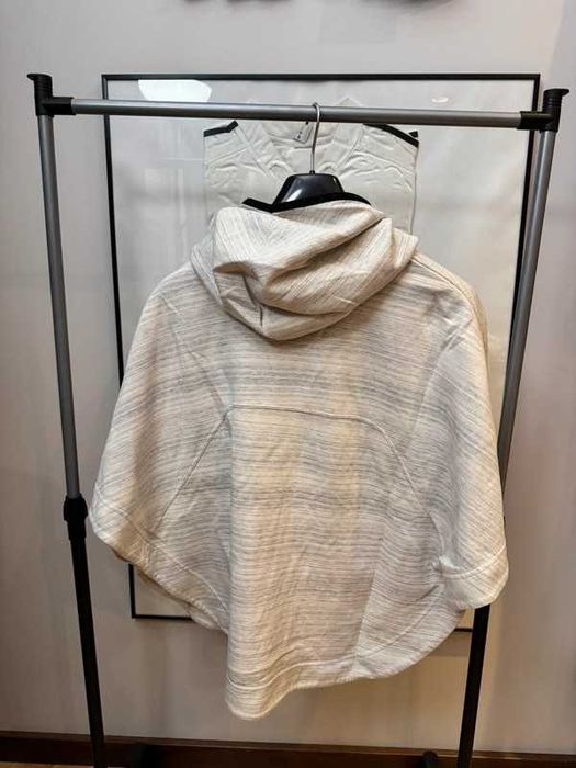 Women Nike Tech Fleece Poncho Pattern White Grey XS