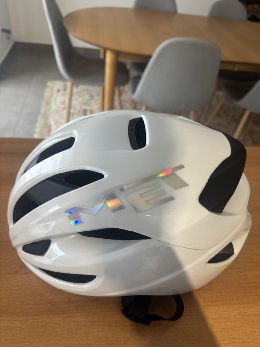 Capacete MET Rivale Mips