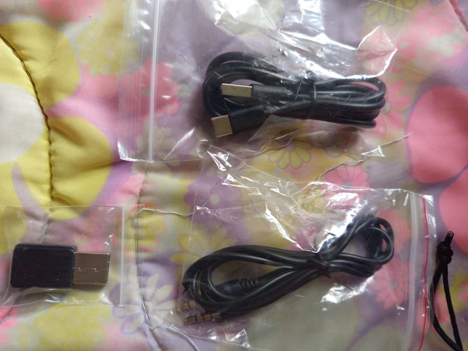 NOWE słuchawki bezprzewodowe Earbay BT-186 USB dongle Bluetooth + etui