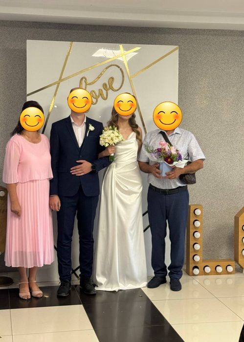 Продам весільну сукню