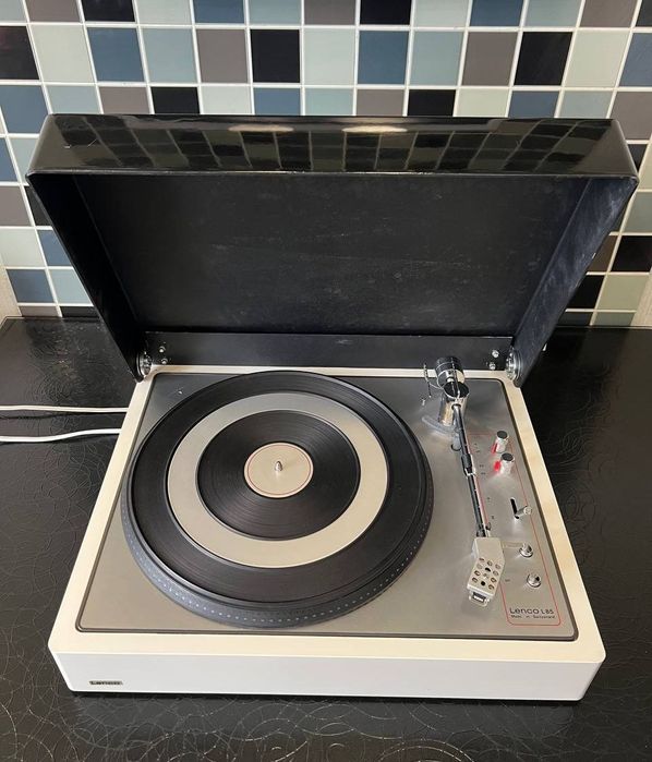Lenco L85 Вініловий програвач