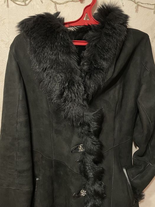 Жіноча зимова дублянка, з каптуром, чорна (нова)