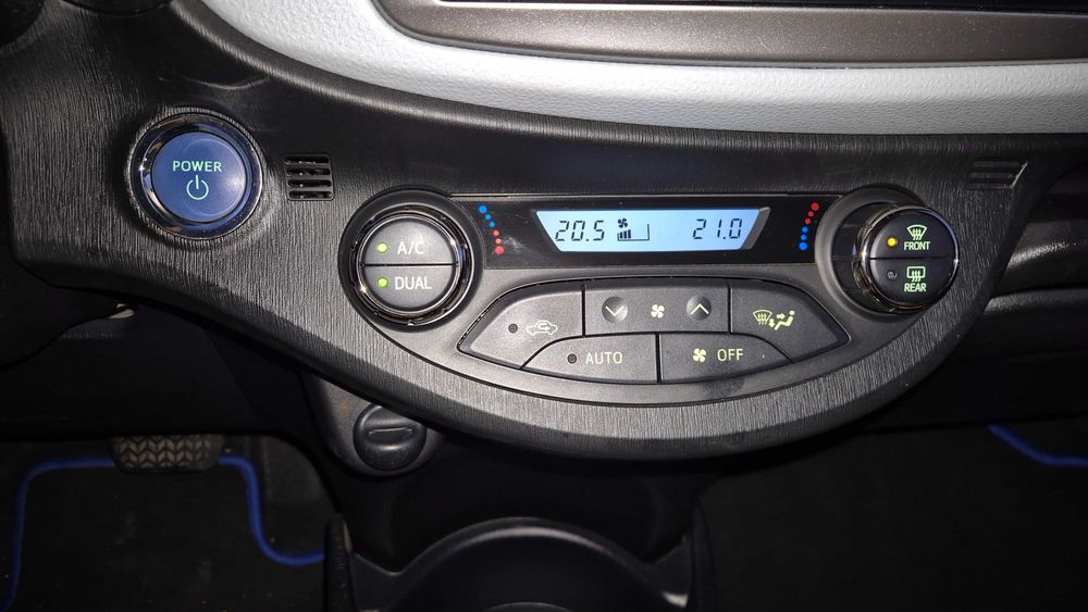 Toyota Yaris XP130