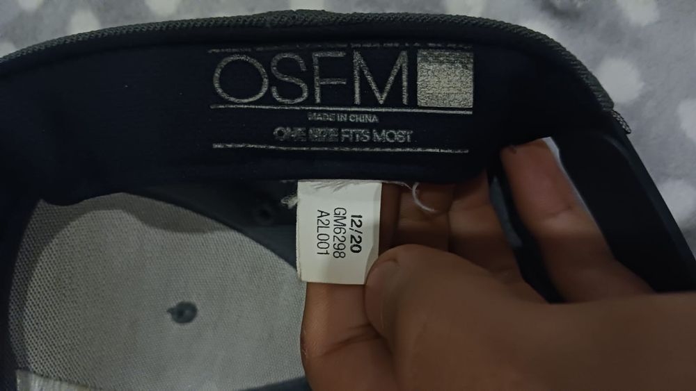 Chapéu adidas cinzento!