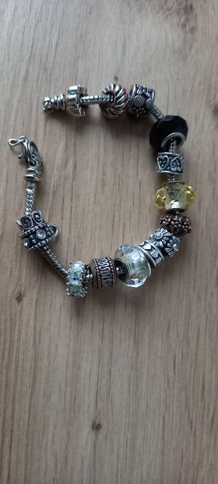 Branzoletka charms