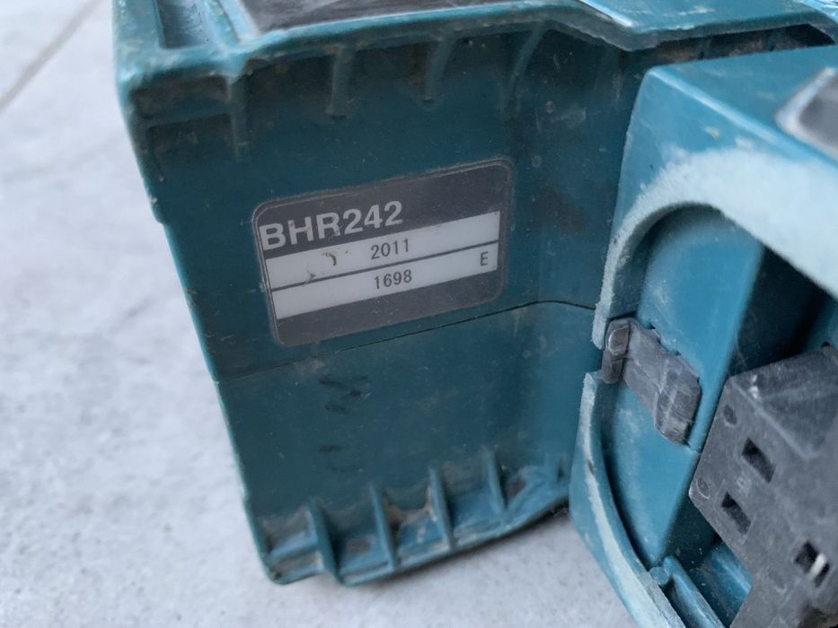 Перфоратор Makita 242 під ремон