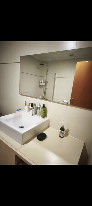 Alugo quarto de luxo