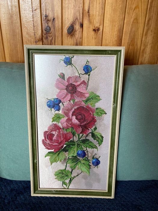 Картина бісером "Анемони та лохина"