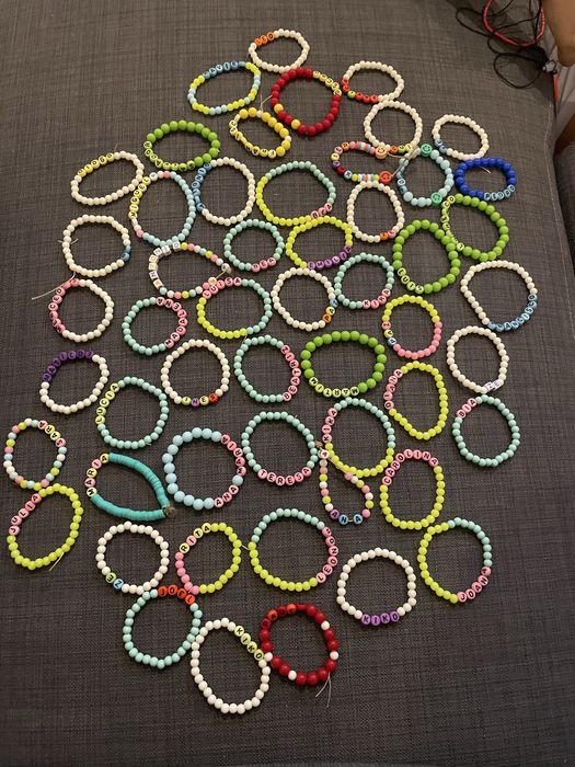 Pulseiras com nomes