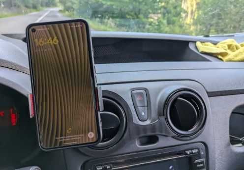 тримач для телефона на Logan 1-2, Sandero, Duster, Volvo V40, Fabia 1