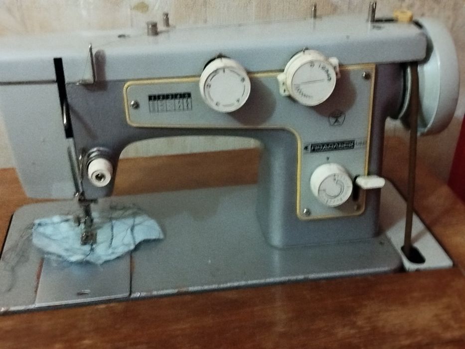 Швейная машинка Подольск 142