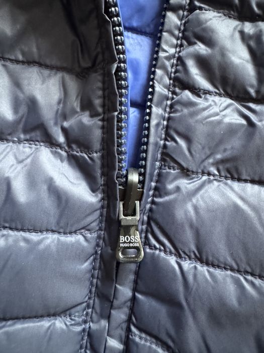 Hugo boss фірмова двостороння пухова жилетка на хлопчика 3 р 94 см